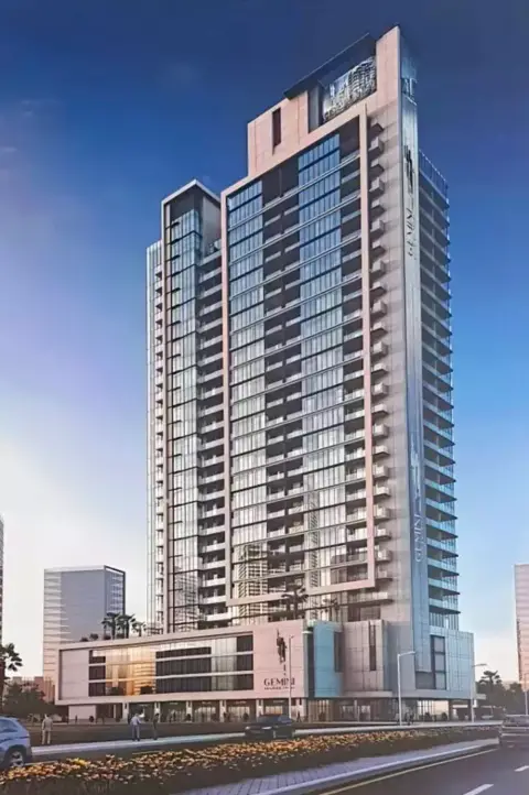 Symphony Tower: Photograph 2 of 3