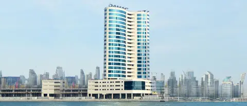 Business Tower: Photograph 2 of 6