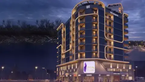 Crystal Tower: Photograph 2 of 7